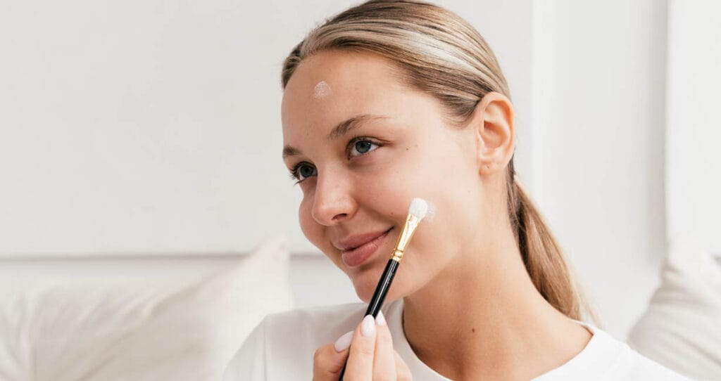 Acne Killer Powder Puder na trądzik - wzbogacono w olejek z drzewa herbacianego, ekstrakt z wrotyczu, olejek goździkowy, kwas azelainowy, i kwas migdałowy, cynk, 15 aminokwasów
