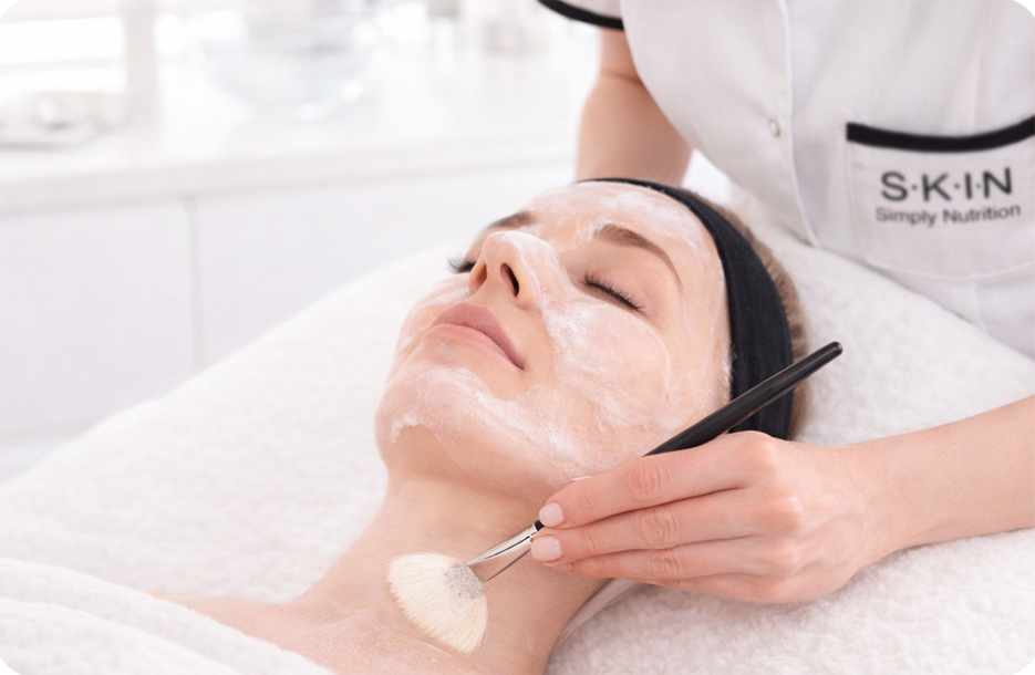 Zabieg kosmetologiczny THERMO-ENZYME OXY-REPAIR w gabinecie SKIN Simply Nutrition